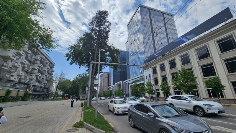 Lease, Commercial, c. Dushanbe, I. Somoni, ЦУМ, цена 220 000 Lease, Commercial, c. Dushanbe, I. Somoni, ЦУМ, цена 220 000