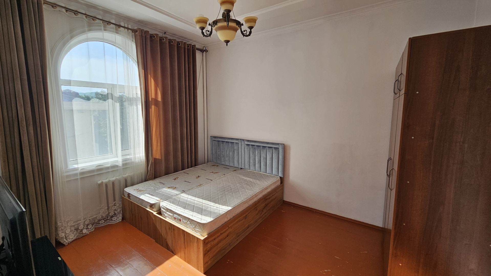 Lease, Villas, c. Dushanbe, I. Somoni, Ваданасос, цена 35 000 Lease, Villas, c. Dushanbe, I. Somoni, Ваданасос, цена 35 000