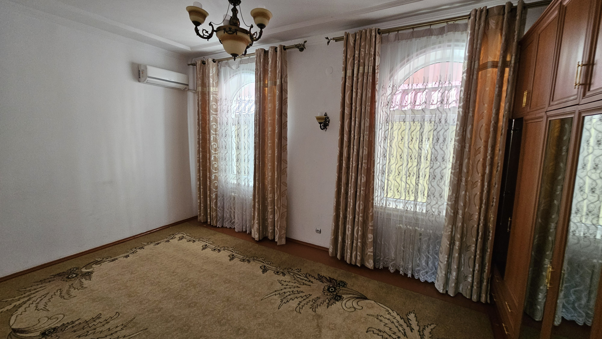 Lease, Villas, c. Dushanbe, I. Somoni, Ваданасос, цена 35 000 Lease, Villas, c. Dushanbe, I. Somoni, Ваданасос, цена 35 000