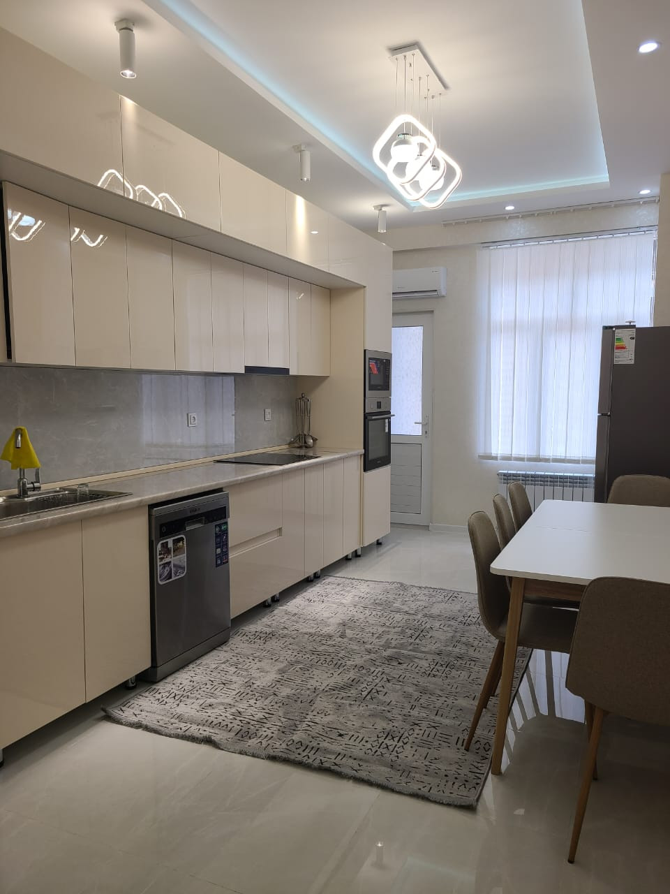Lease, Apartments, c. Dushanbe, I. Somoni, Домпечать, цена 19 000 Lease, Apartments, c. Dushanbe, I. Somoni, Домпечать, цена 19 000
