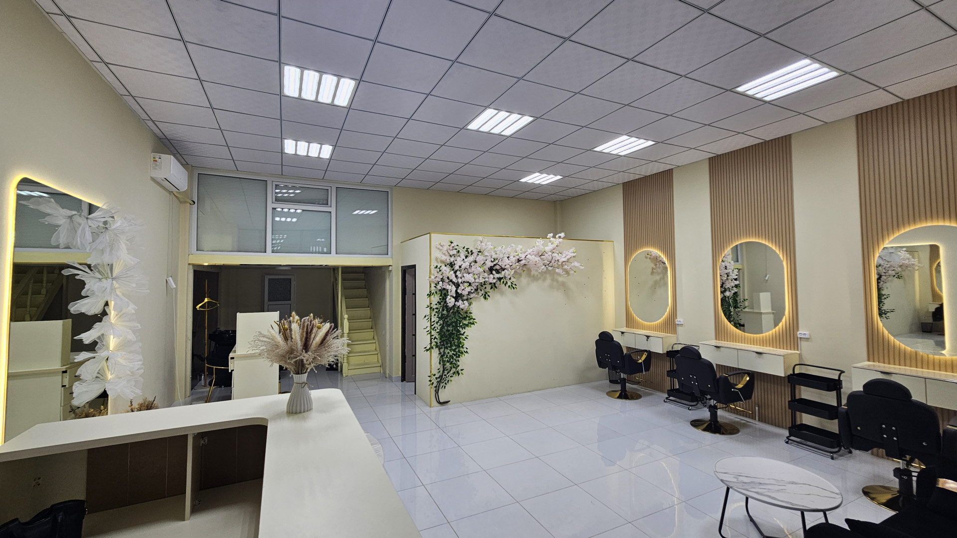 Продам, Коммерческая, г. Душанбе, Шохмансур, Садбарг, цена 220 000 Продам, Коммерческая, г. Душанбе, Шохмансур, Садбарг, цена 220 000